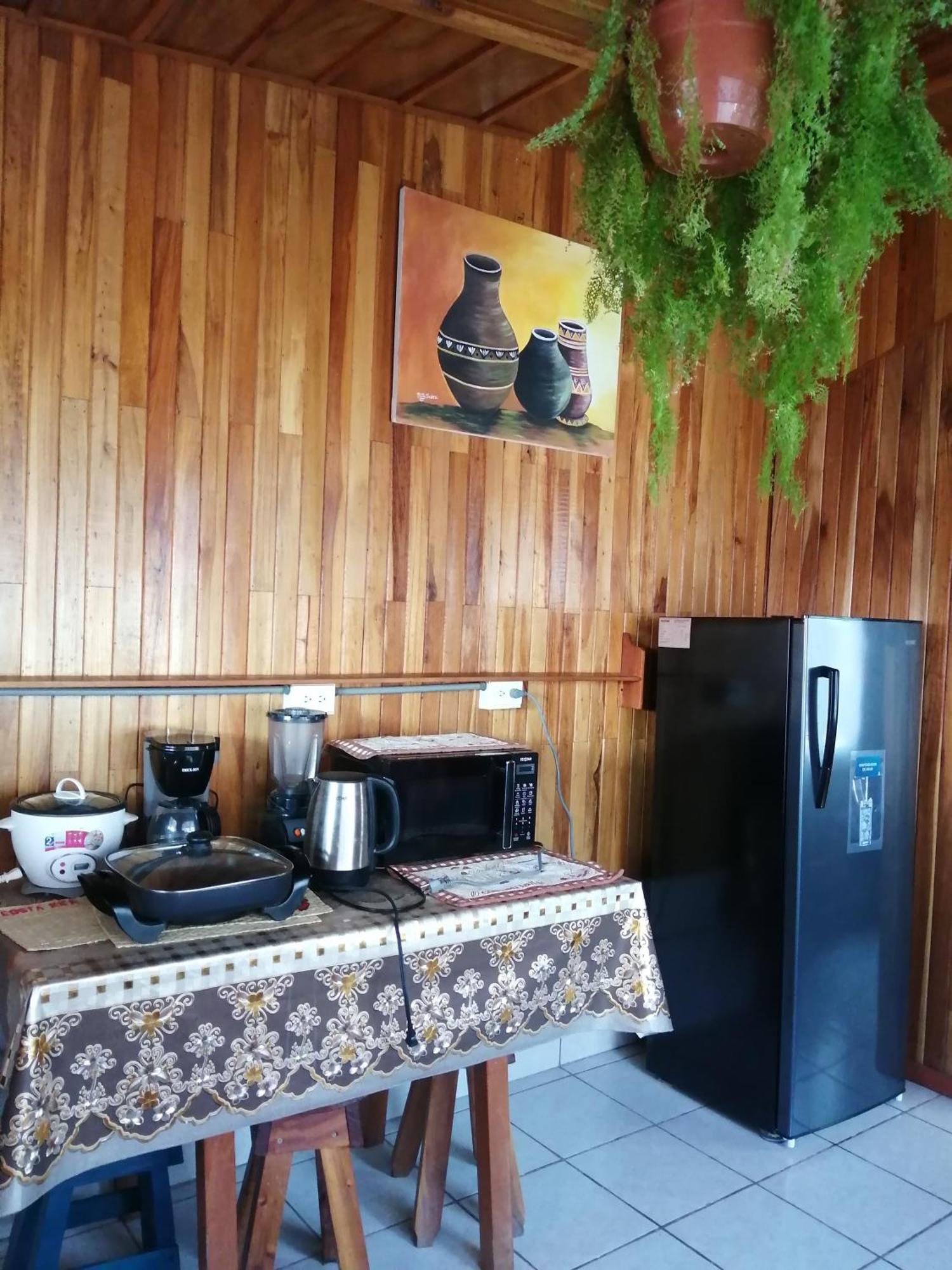 Pension Y Cabinas Colibri B&B Costa Rica Монте-Верде Экстерьер фото